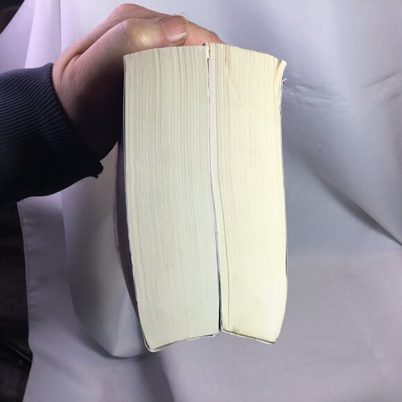 The Lunar Chronicles: Marissa Meyer Lot of 2: Book 1 and Book 4 - Picture 4 of 11